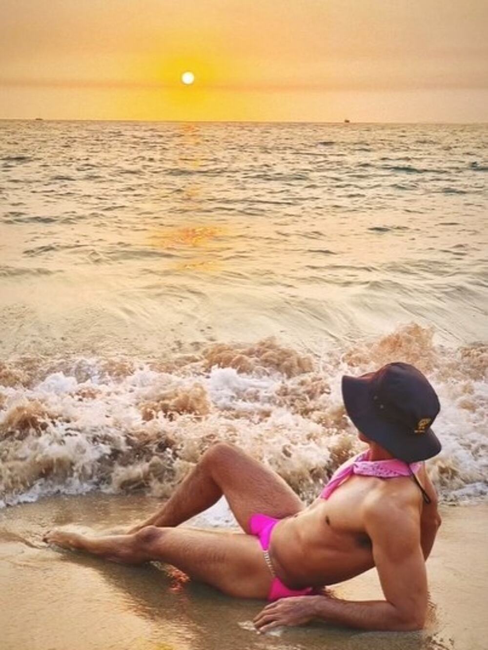 NEW Andrew Christian Chain Bikini Swim Bikini Fuchsia Pink Size Large
